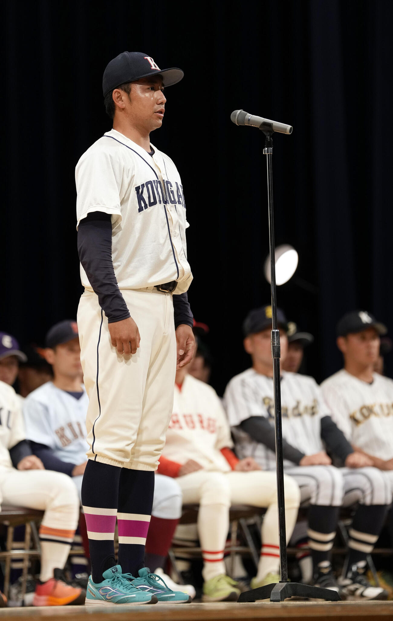 全日本大学野球選手権大会開会式　意気込みを語る国学院大・赤堀颯主将（撮影・小島史椰）