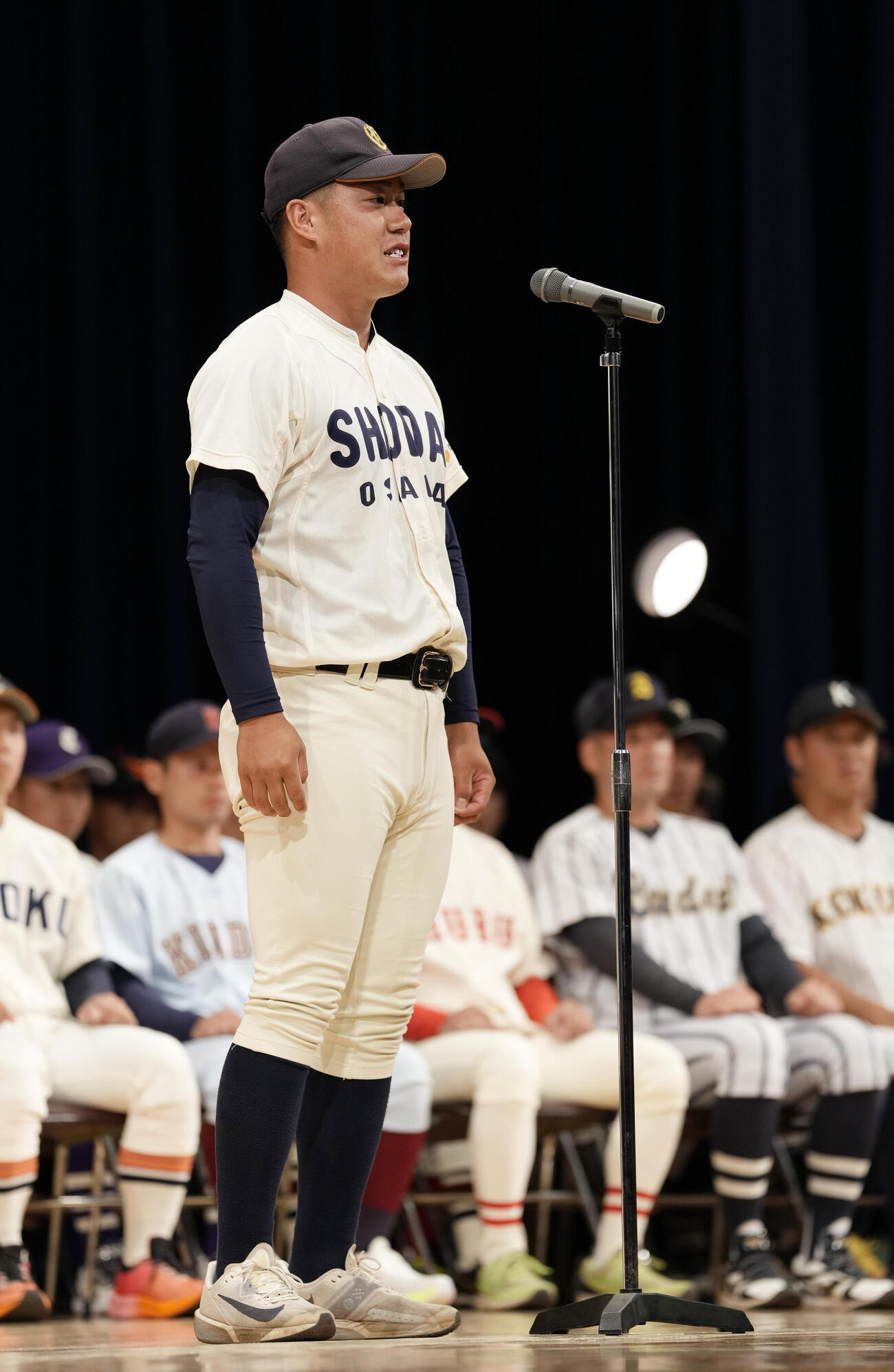 全日本大学野球選手権大会開会式　意気込みを語る大商大・春山陽登主将（撮影・小島史椰）