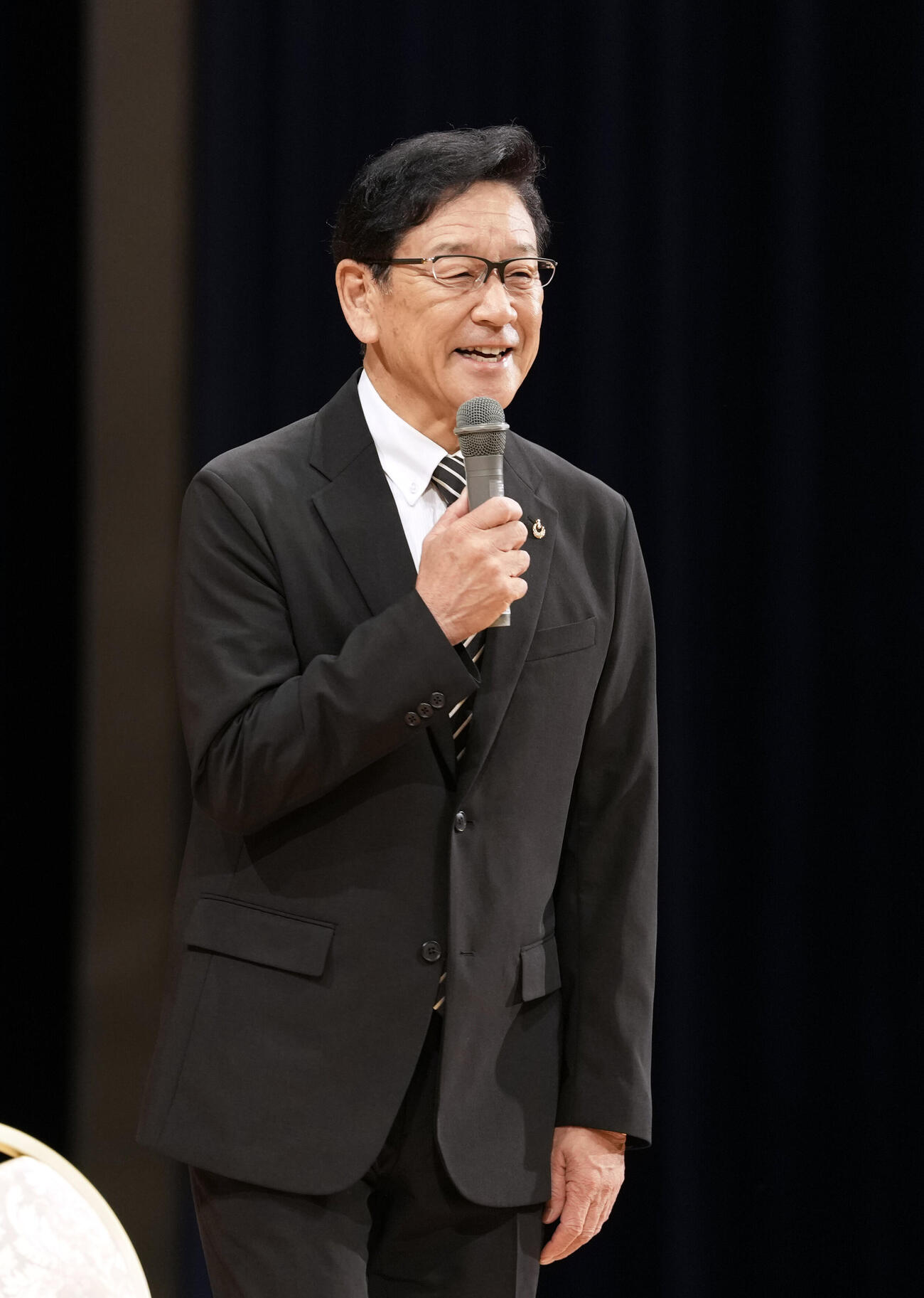 全日本大学野球選手権大会開会式　OBトークショーで語る栗山英樹氏（撮影・小島史椰）