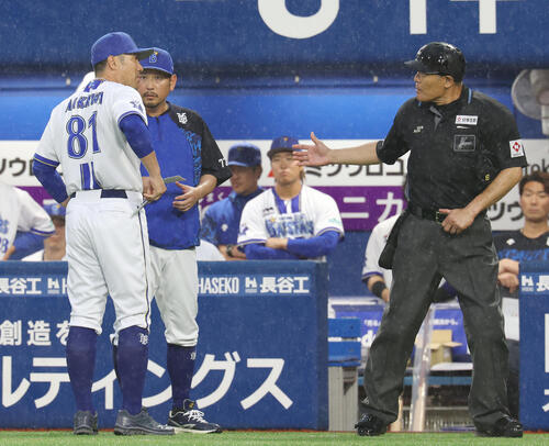 【DeNA】川口球審が相川監督退場処分は「遅延行為。向こうは『打撃妨害』と。その押し問答」