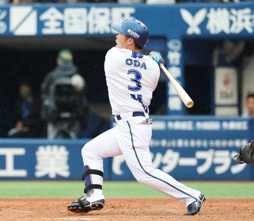 【DeNA】小田康一郎、プロ初打席は右飛「収穫もあった」「次に生かして頑張りたい」