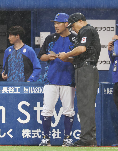【DeNA】監督代行の靍岡コーチ「退場は全く無駄になってない」相川監督が遅延行為で退場処分