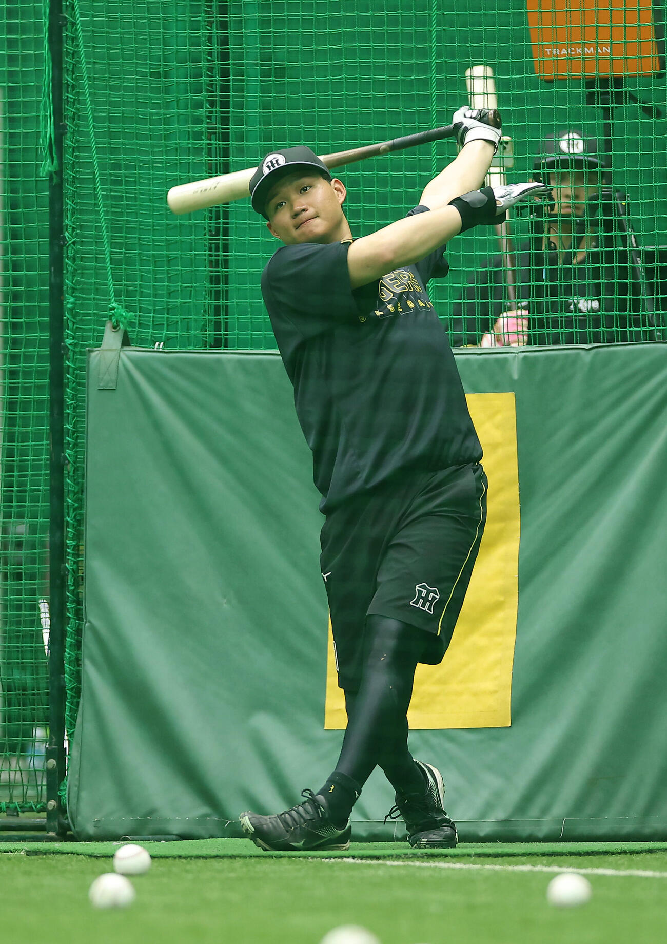 打撃練習を行う阪神森下翔太（撮影・前田充）