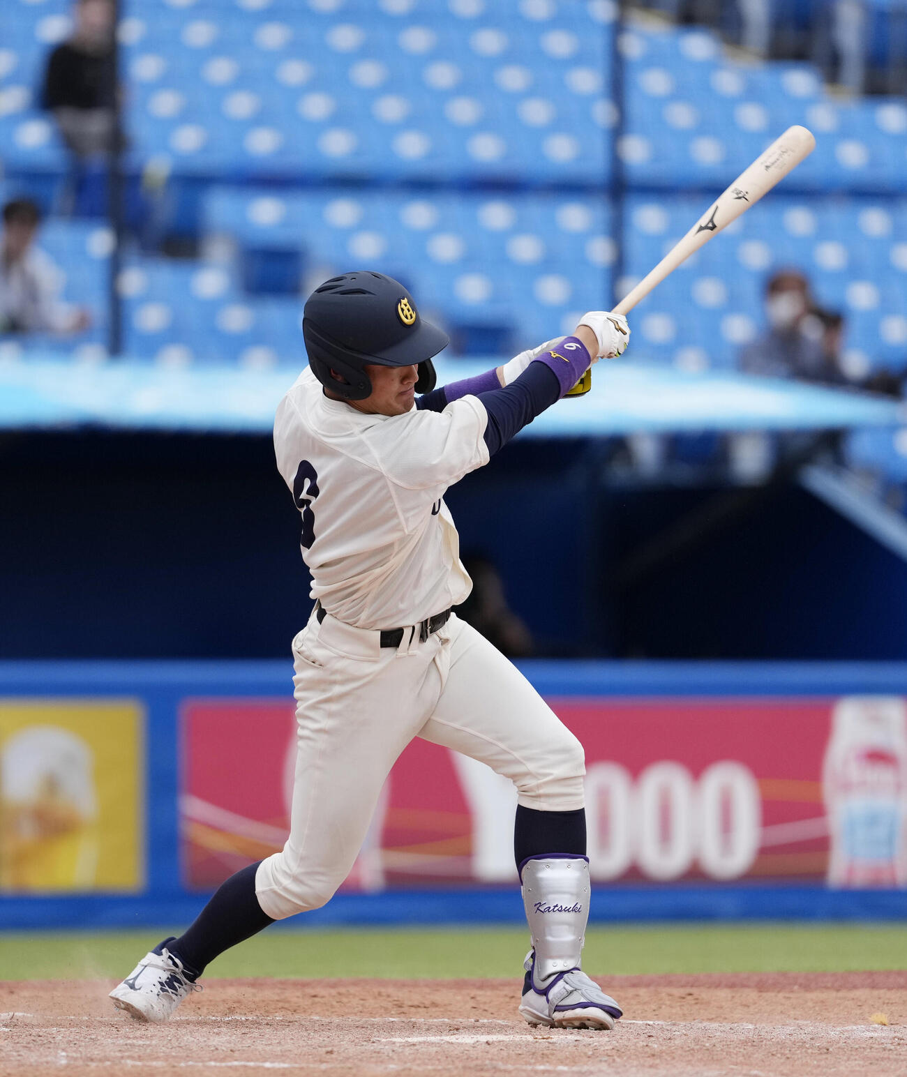 全日本大学野球選手権大会　九産大対大商大　8回裏大商大2死二、三塁、2点適時打を放つ赤埴克樹（撮影・小島史椰）＝2026年6月8日