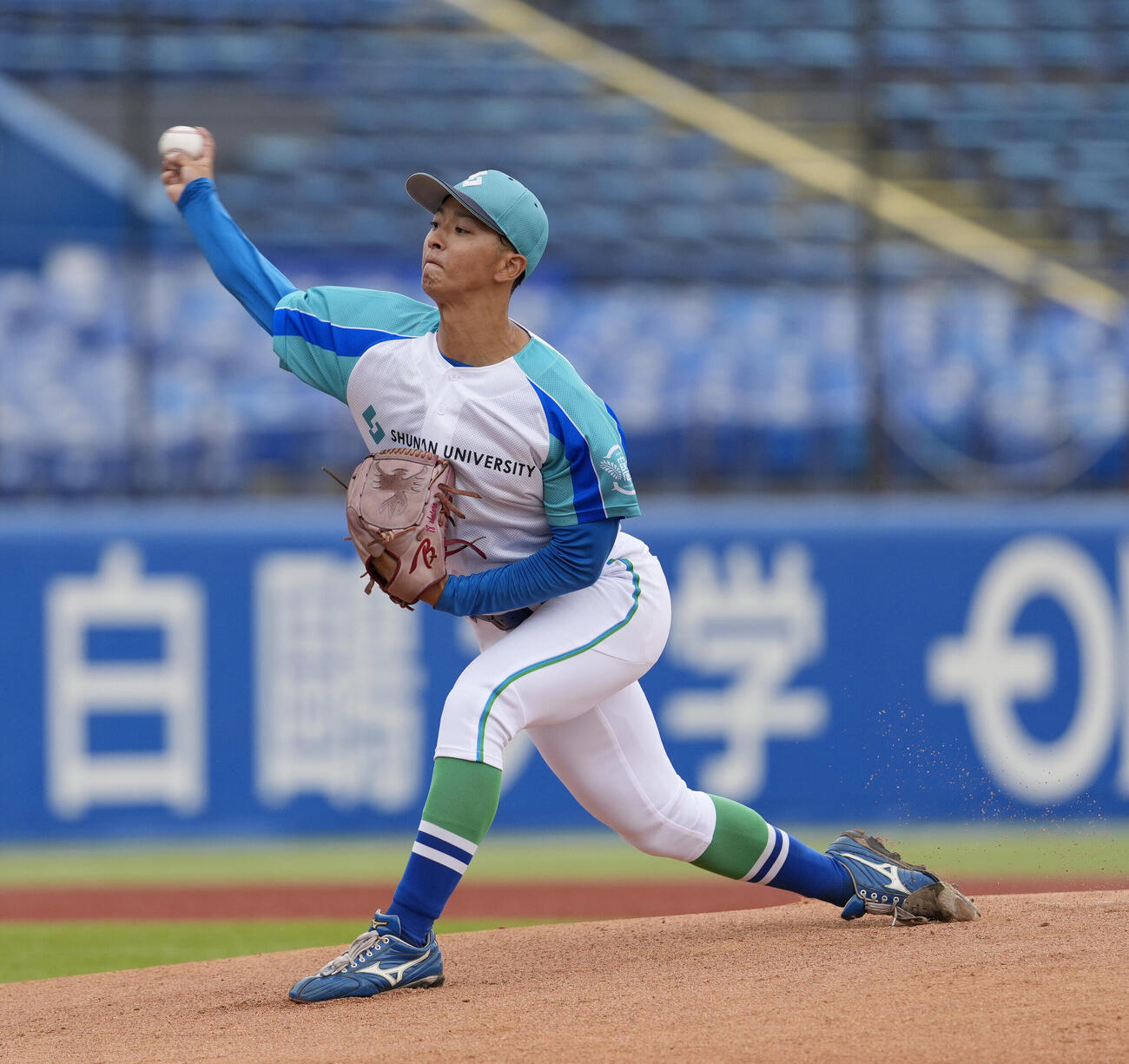全日本大学野球選手権大会　奈良学園大対周南公立大　力投する先発の周南公立大・早川彰太郎（撮影・小島史椰）