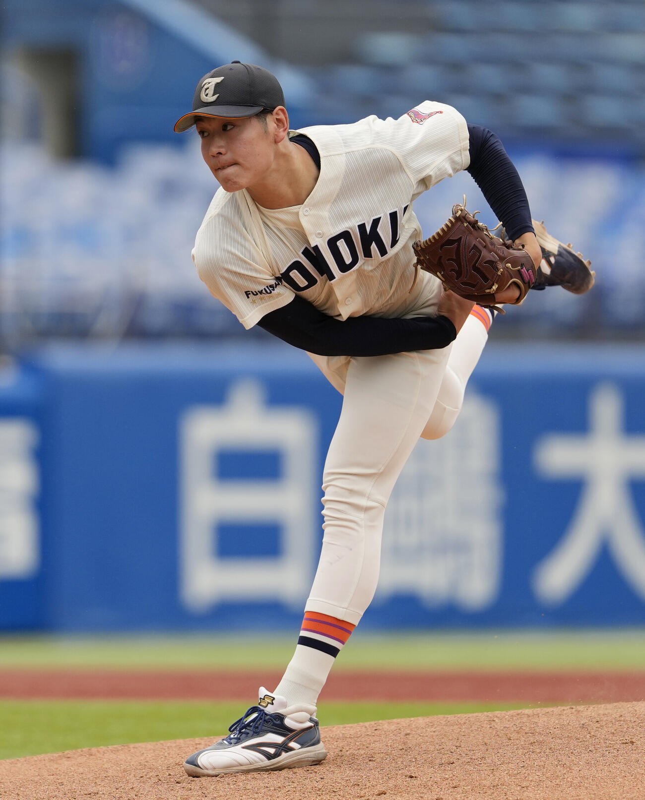 全日本大学野球選手権大会　中部学院大対東北福祉大　力投する先発の東北福祉大・猪俣駿太（撮影・小島史椰）