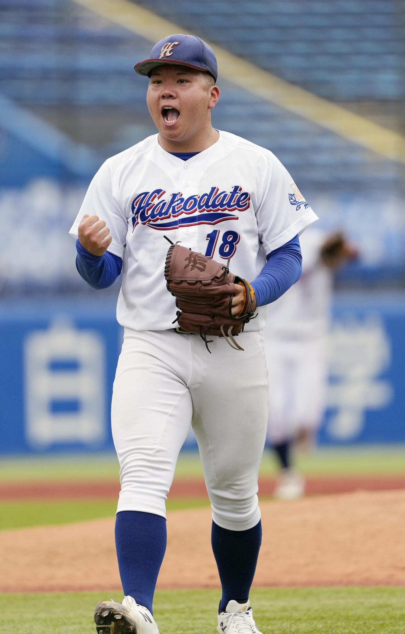 全日本大学野球選手権大会　函館大対上武大　7回裏上武大2死、曽我雄斗を一塁ライナーに打ち取りガッツポーズをする石岡流音（撮影・小島史椰）＝2026年6月9日