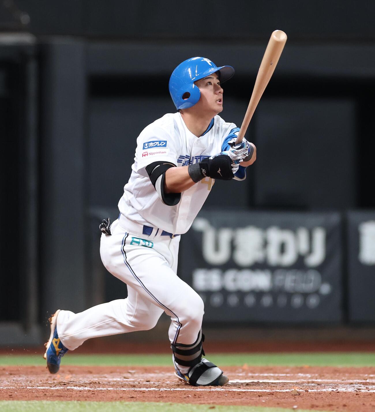 日本ハム対DeNA 3回裏日本ハム2死二、三塁、3点本塁打を放つ大塚瑠晏（撮影・黒川智章）