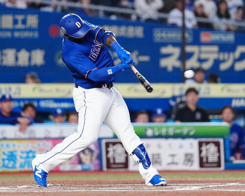 【中日】サノー、２カ月ぶりスタメン復帰後初安打　左翼フェンス直撃二塁打、気迫のヘッスラも