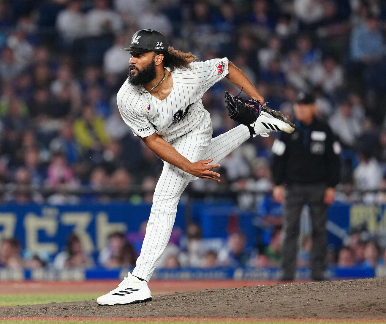 ロッテ対中日　先発し力投するロッテのアンドレ・ジャクソン（撮影・鈴木みどり）