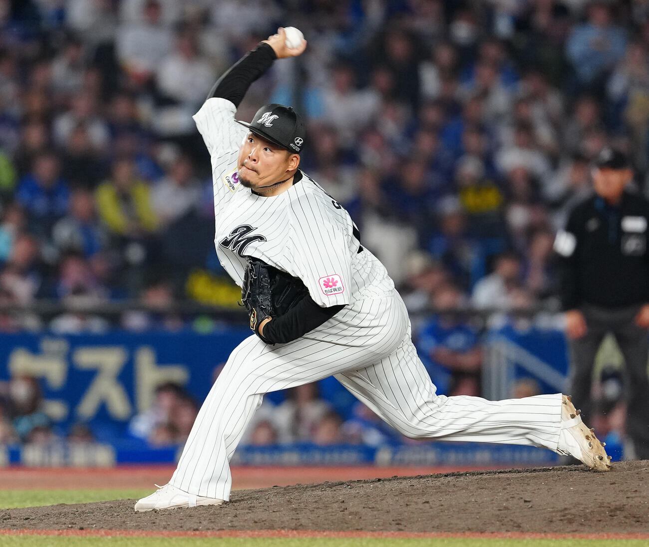 ロッテ対中日　7回表から2番手で登板したロッテ沢田圭佑（撮影・鈴木みどり）