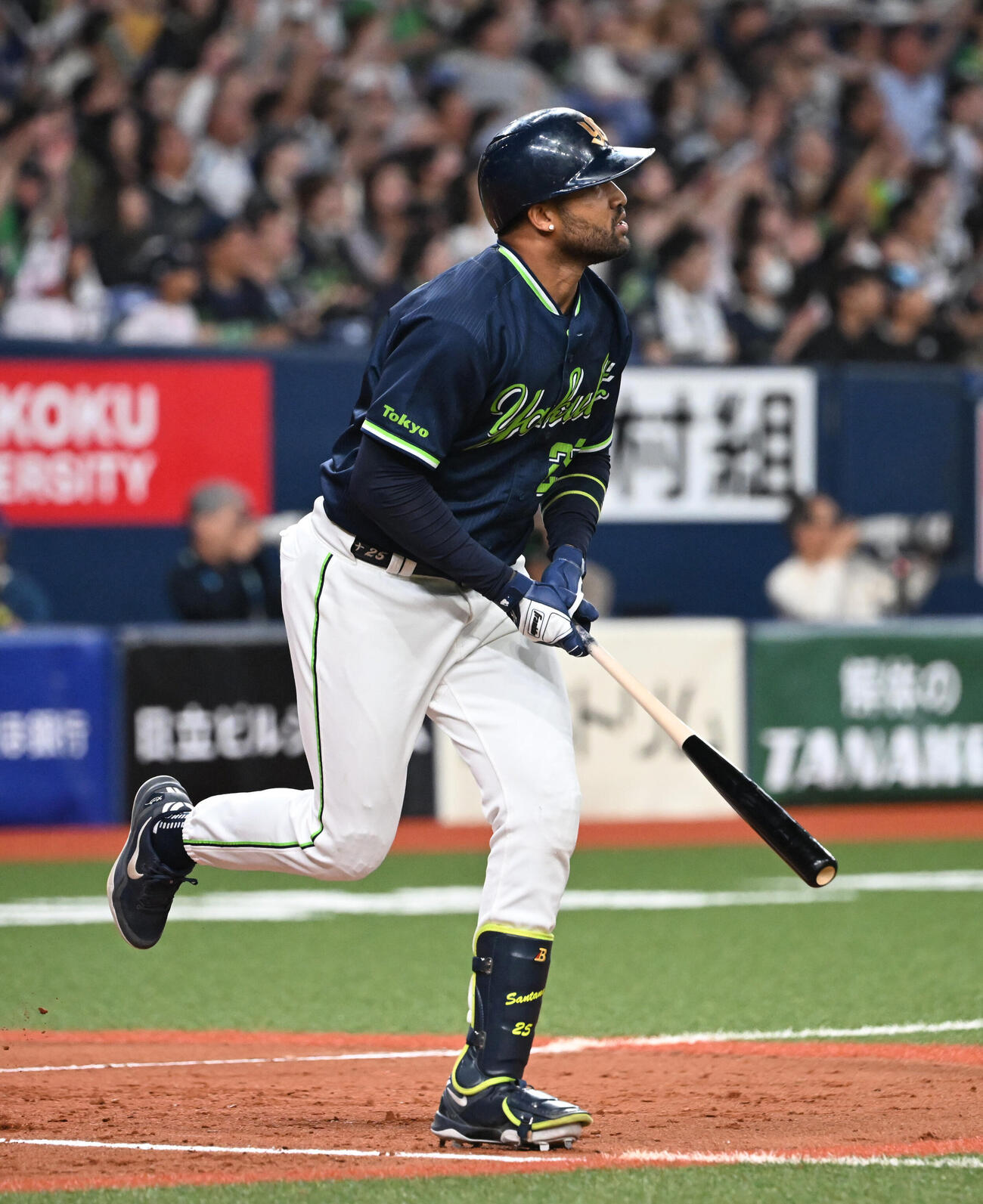 オリックス対ヤクルト　7回表ヤクルト2死三塁、中越え適時二塁打を放つサンタナ（撮影・和賀正仁）＝2026年6月9日