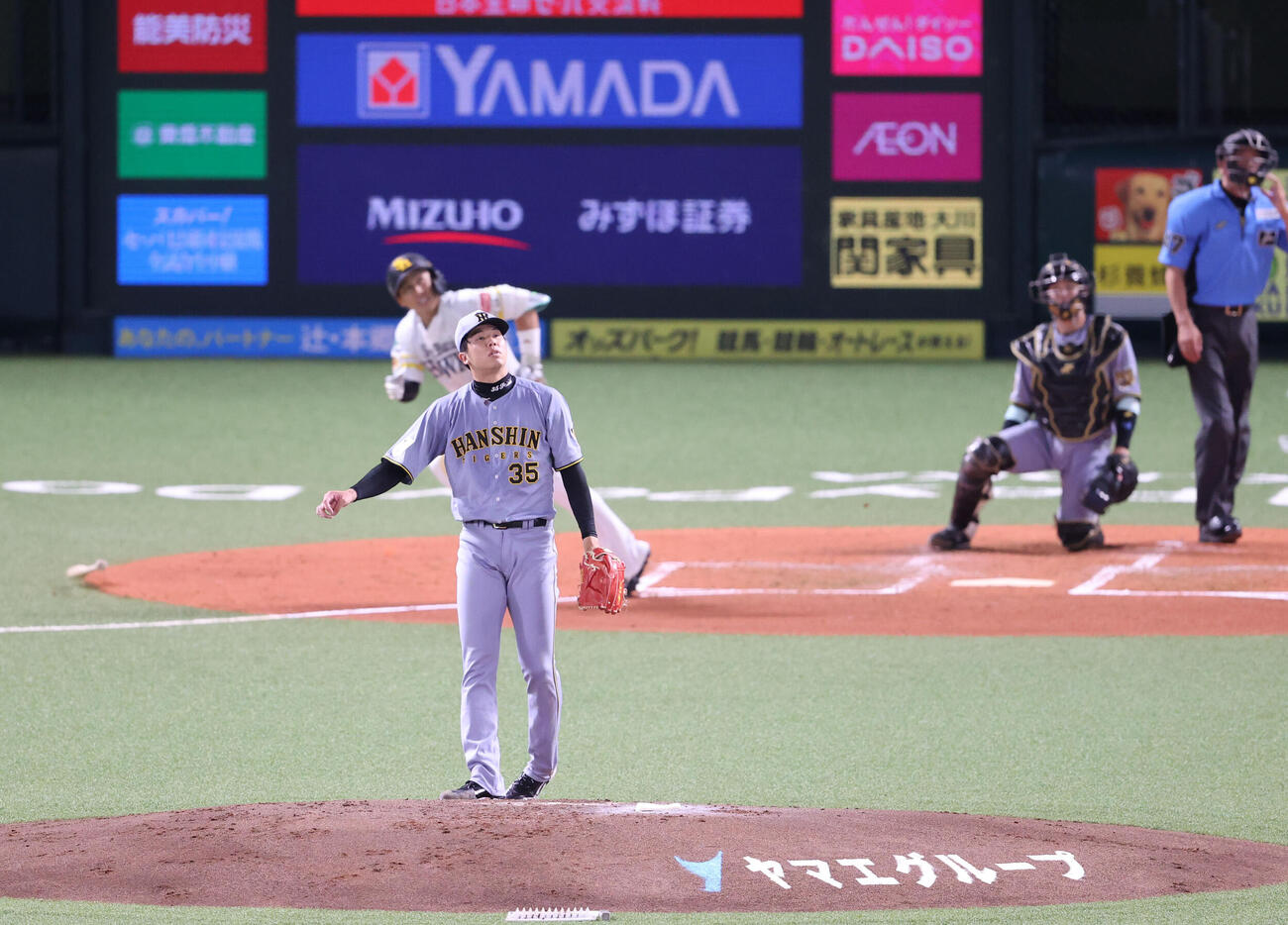 ソフトバンク対阪神　2回裏ソフトバンク1死、野村勇に左越え本塁打を浴びた才木浩人（撮影・梅根麻紀）
