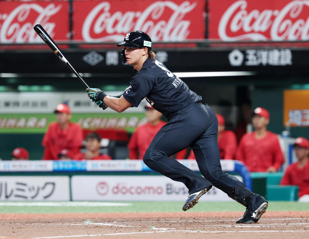 西武対広島　2回裏西武2死一、二塁、西川愛也は左前打を放つ（撮影・鈴木正人）