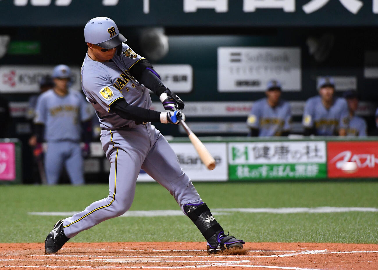 ソフトバンク対阪神　8回表阪神無死一、二塁、森下翔太は中前適時打を放つ（撮影・岩下翔太）