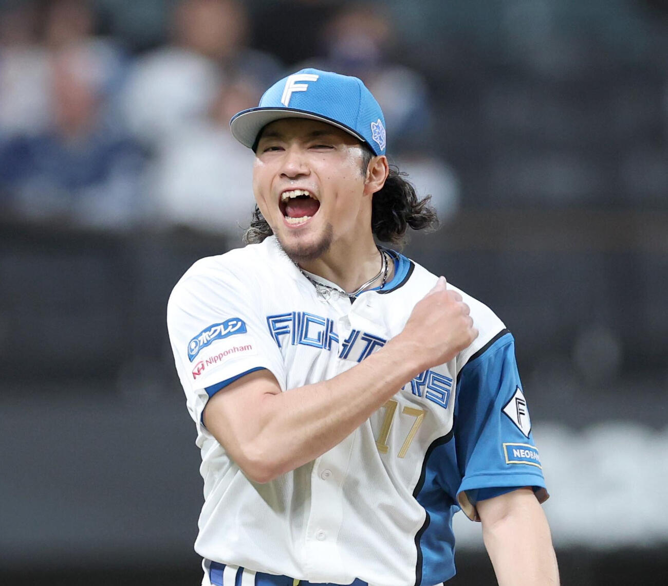 9日DeNA戦で完投勝利を挙げガッツポーズの伊藤大海