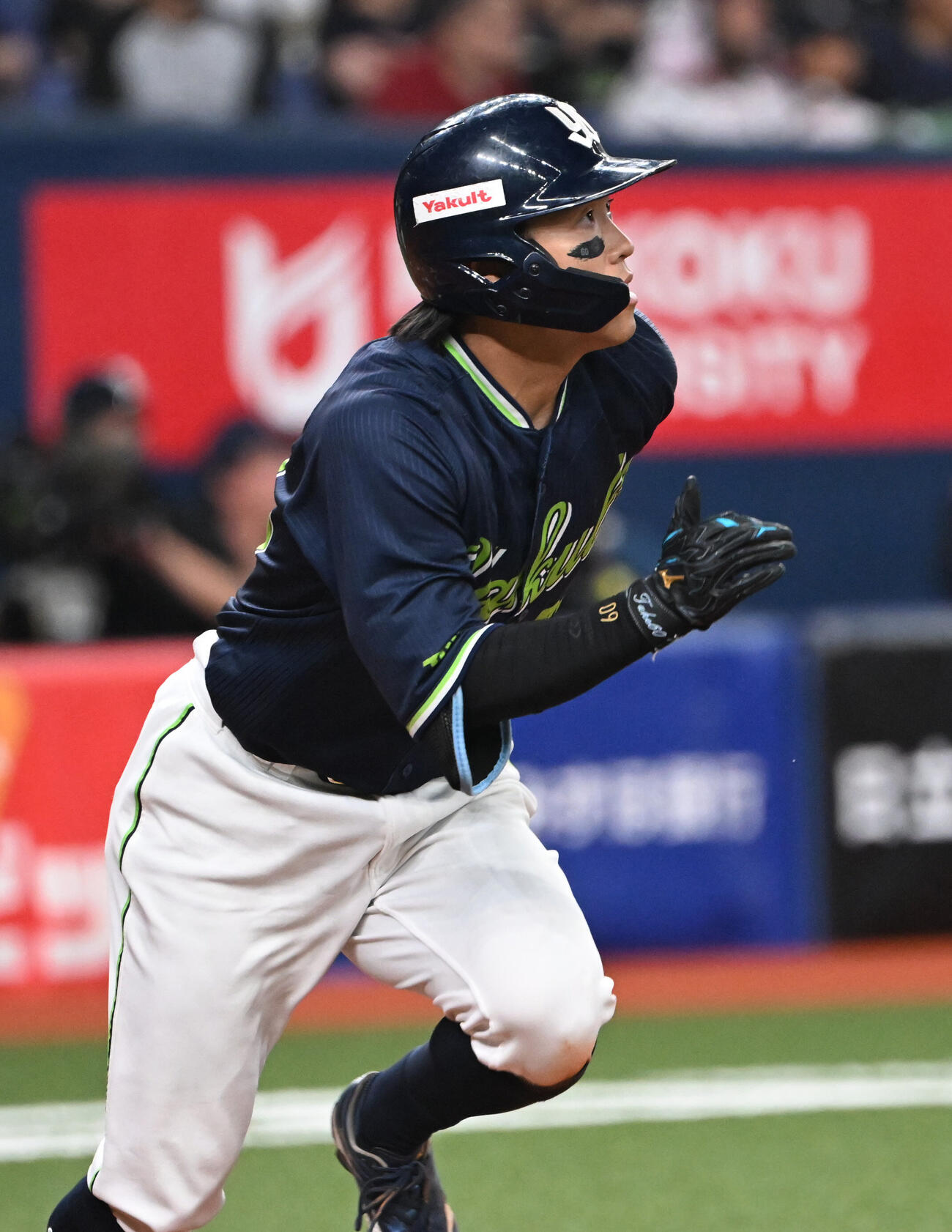 オリックス対ヤクルト　7回表ヤクルト無死一塁、勝ち越しの適時二塁打を放つ武岡龍世（撮影・和賀正仁）