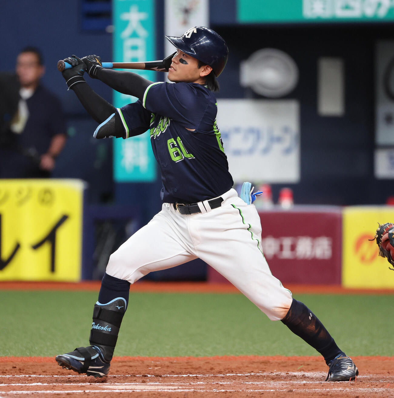 オリックス対ヤクルト　7回表ヤクルト無死一塁、武岡龍世は適時二塁打を放つ（撮影・西尾就之）
