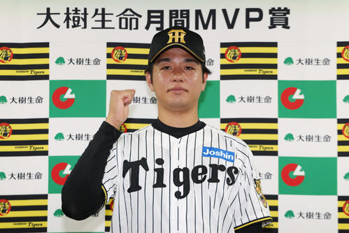 【阪神】高橋遥人＆佐藤輝明が２カ月連続月間MVP　同一球団の同じ２選手が２カ月連続は史上初