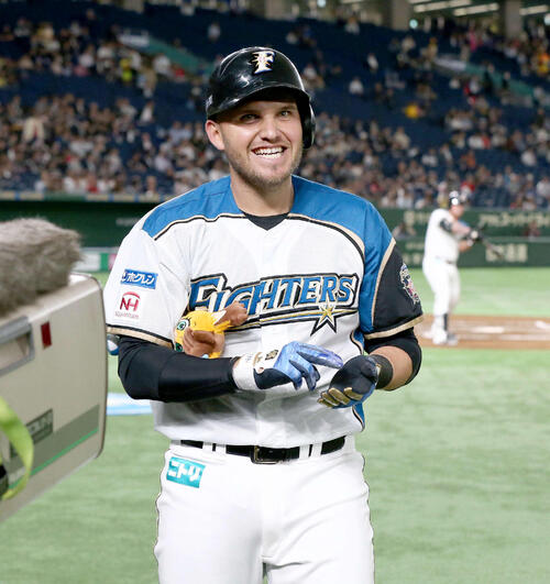 【日本ハム】ブランドン・レアード氏が「ファイターズチャンピオンシリーズ」に来場　６・24
