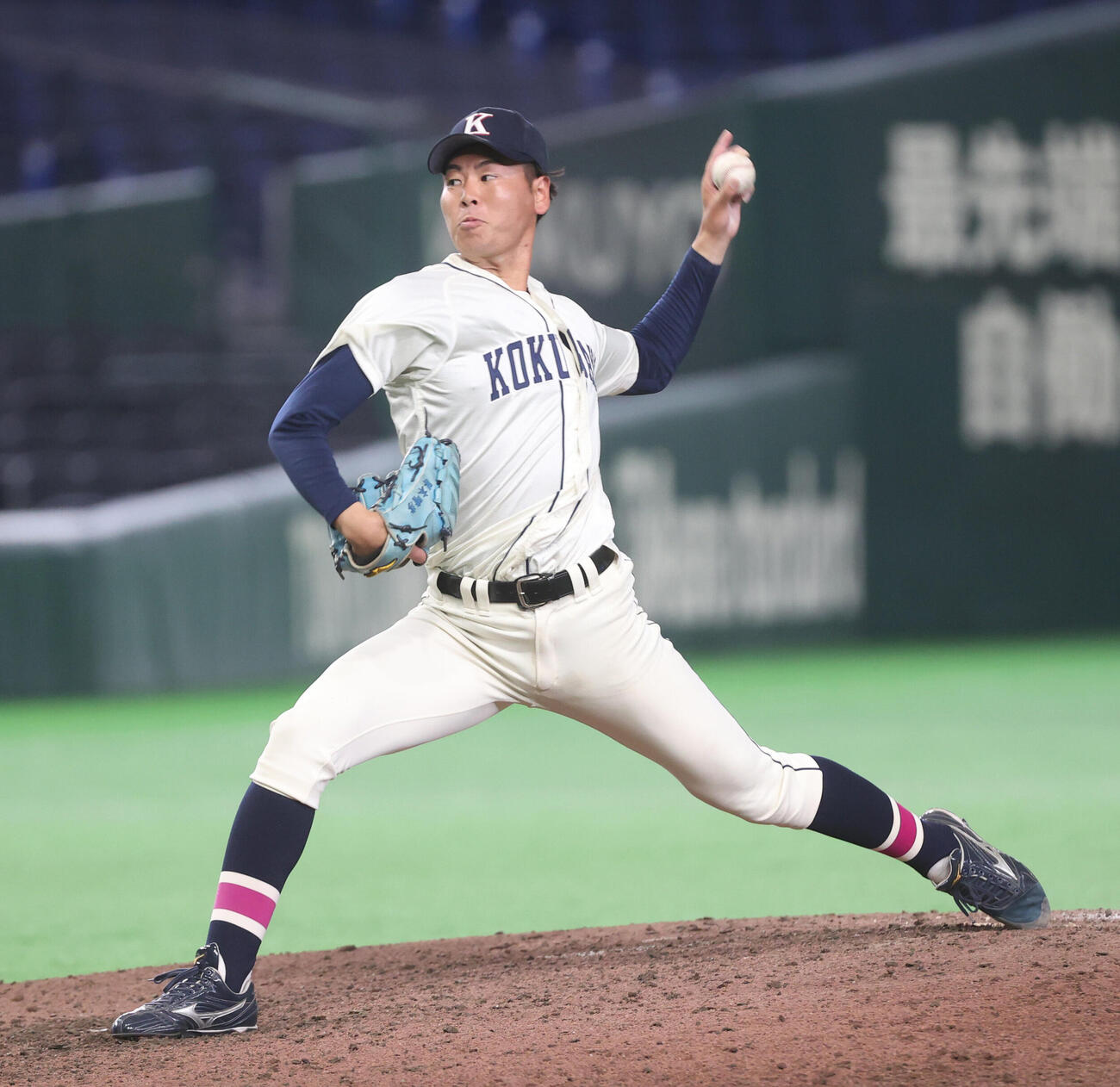 国学院大対横浜商大　7回から登板した国学院大・勝本晴彦（撮影・柴田隆二）