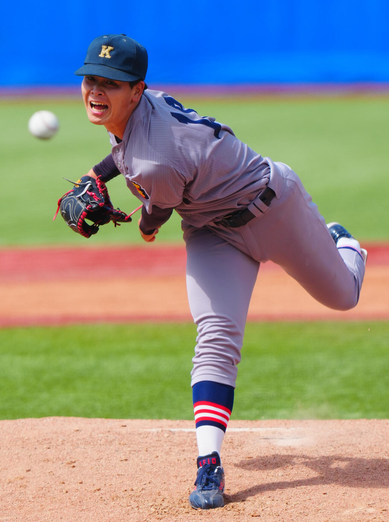全日本大学野球選手権　2回戦　函館大対慶大　力投する慶大先発渡辺和大（撮影・垰建太）＝2026年6月10日