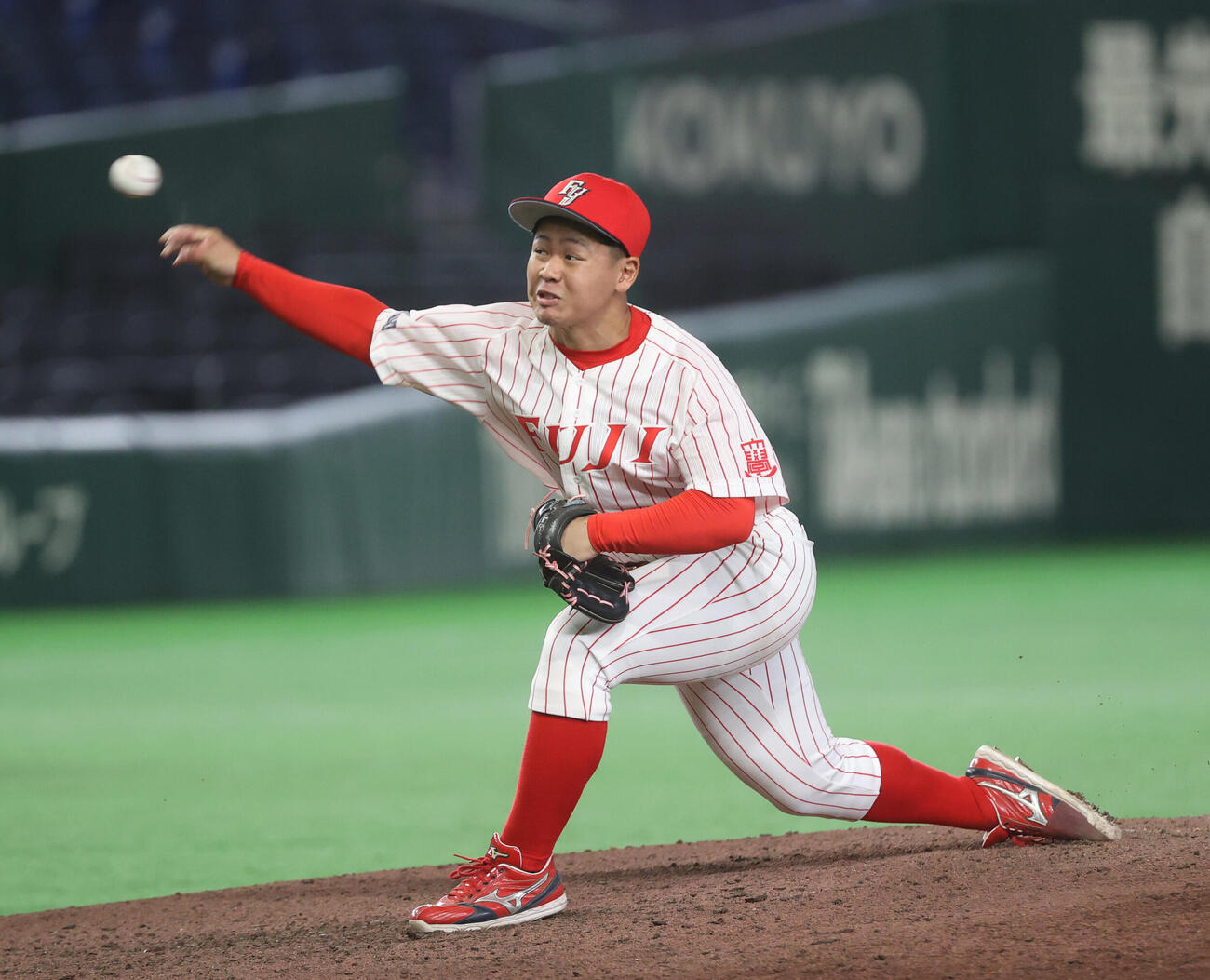 東海大九州対富士大　勝利投手の富士大・中山雄仁郎（撮影・柴田隆二）