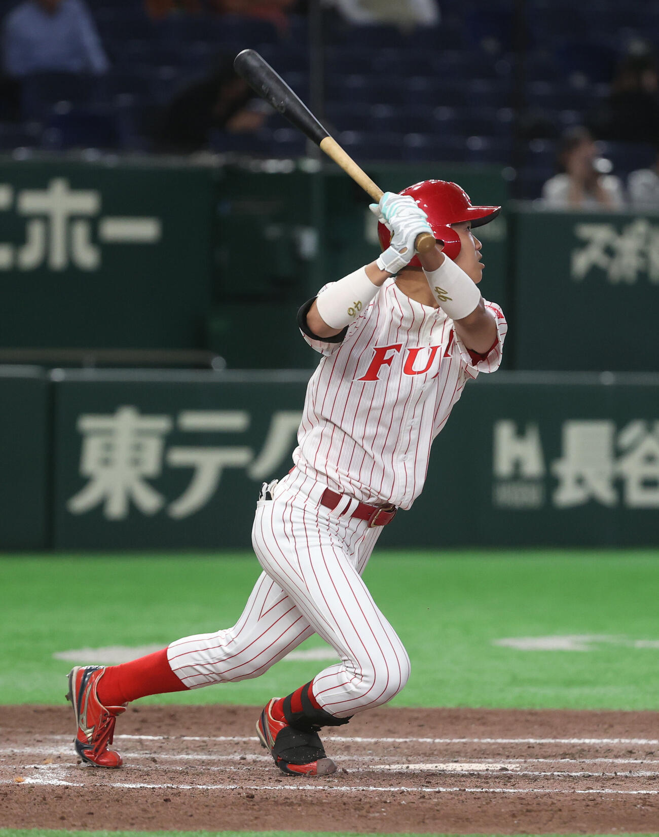東海大九州対富士大　5回裏富士大1死二塁、松谷徹平は適時三塁打を放つ（撮影・柴田隆二）