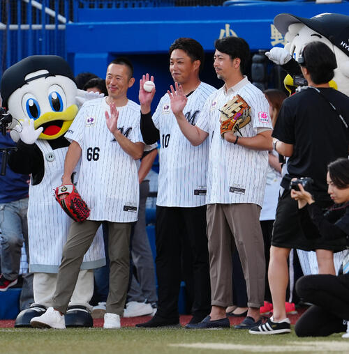 【ロッテ】OB岡田幸文氏、大嶺祐太氏、加藤翔平氏がセレモニアルピッチ「TEAM26デー」