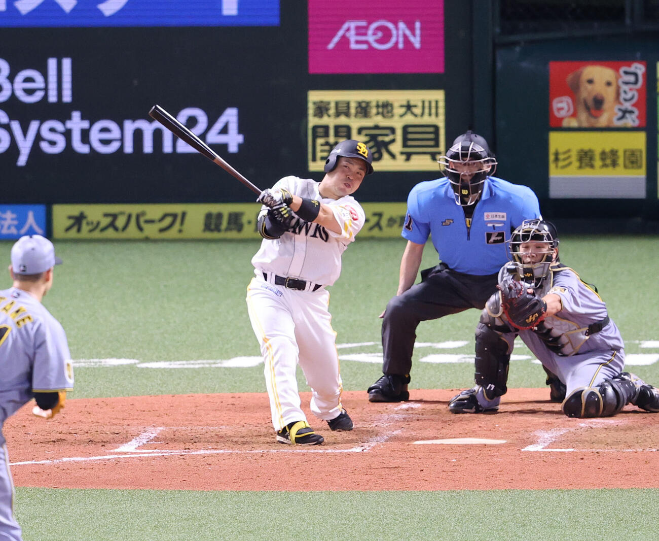 ソフトバンク対阪神　5回裏ソフトバンク1死、近藤健介は右中間に勝ち越し本塁打を放つ（撮影・梅根麻紀）