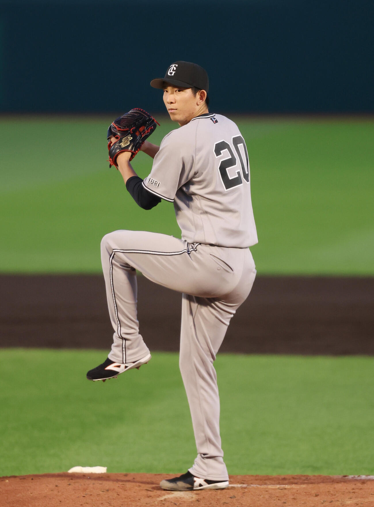 楽天対巨人　先発し力投する巨人戸郷翔征（撮影・増田悦実）