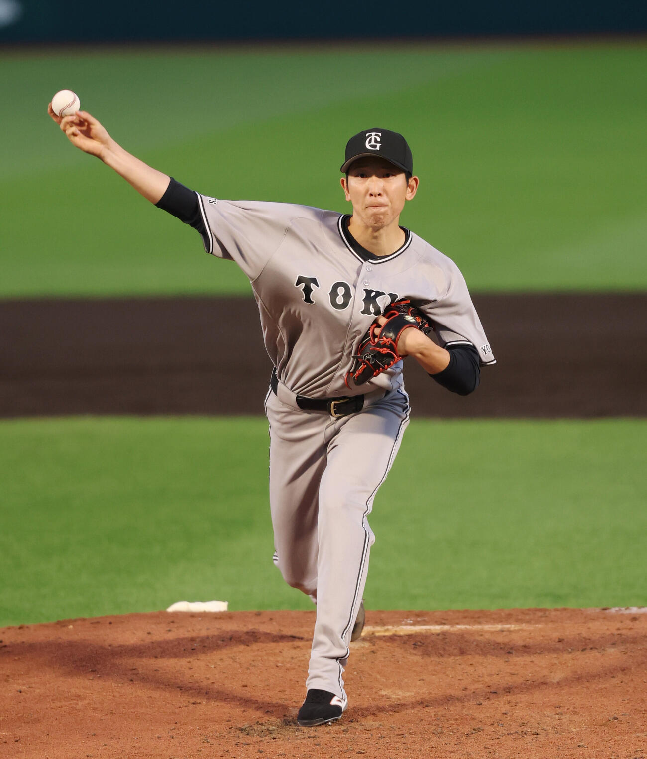 楽天対巨人　力投する巨人先発の戸郷翔征（撮影・増田悦実）
