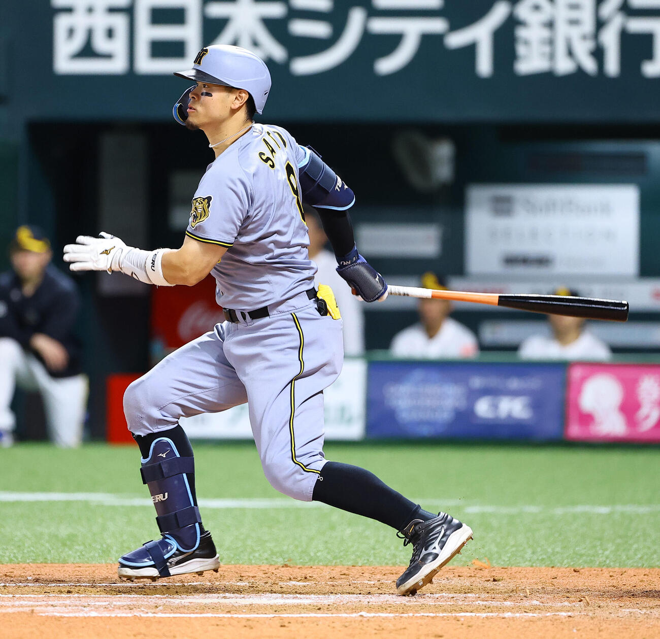 ソフトバンク対阪神　8回表阪神1死一塁、佐藤輝明は安打を放つ（撮影・上田博志）