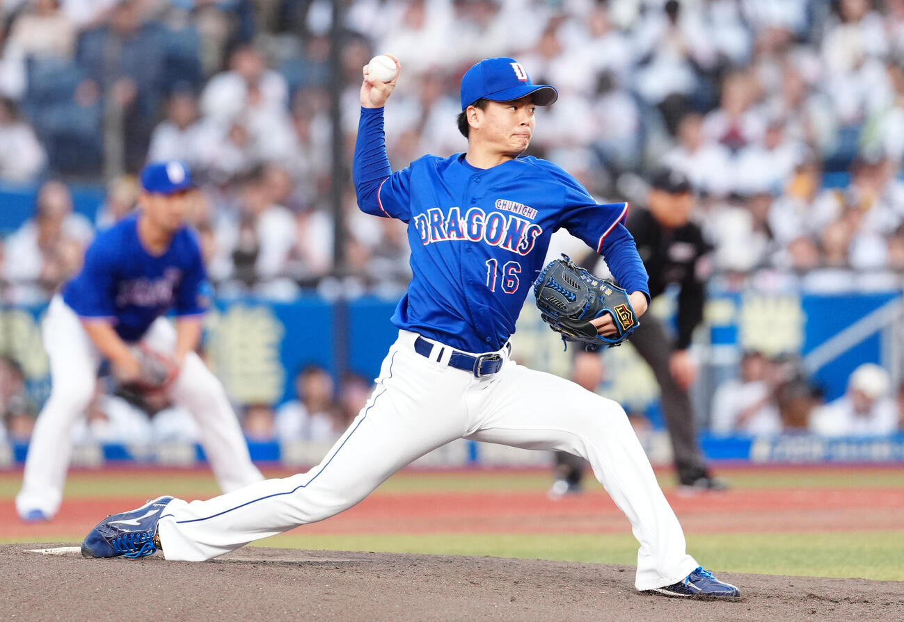 ロッテ対中日　先発し力投する中日桜井頼之介（撮影・鈴木みどり）