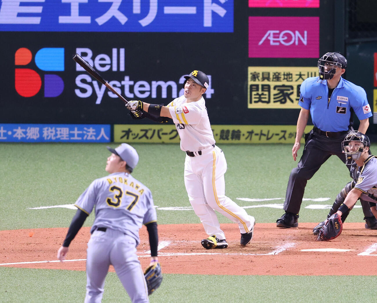 ソフトバンク対阪神　7回裏ソフトバンク1死二塁、近藤健介は右越えに2点本塁打を放つ（撮影・梅根麻紀）