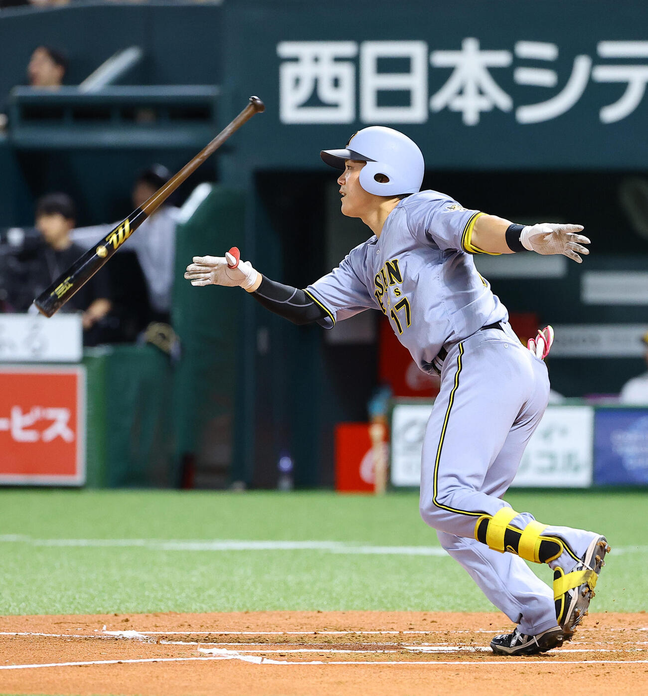 ソフトバンク対阪神　2回表阪神2死一、三塁、伏見寅威は先制2点適時二塁打を放つ（撮影・上田博志）