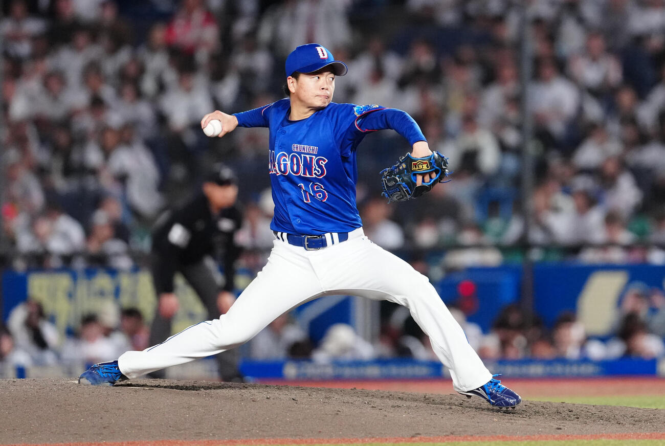ロッテ対中日　先発し力投する中日桜井頼之介（撮影・鈴木みどり）