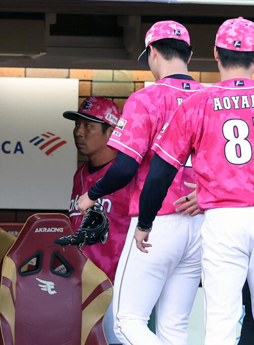 【楽天】古謝樹、上半身の違和感で初回緊急降板　異変察知した太田光「様子見てほしい」