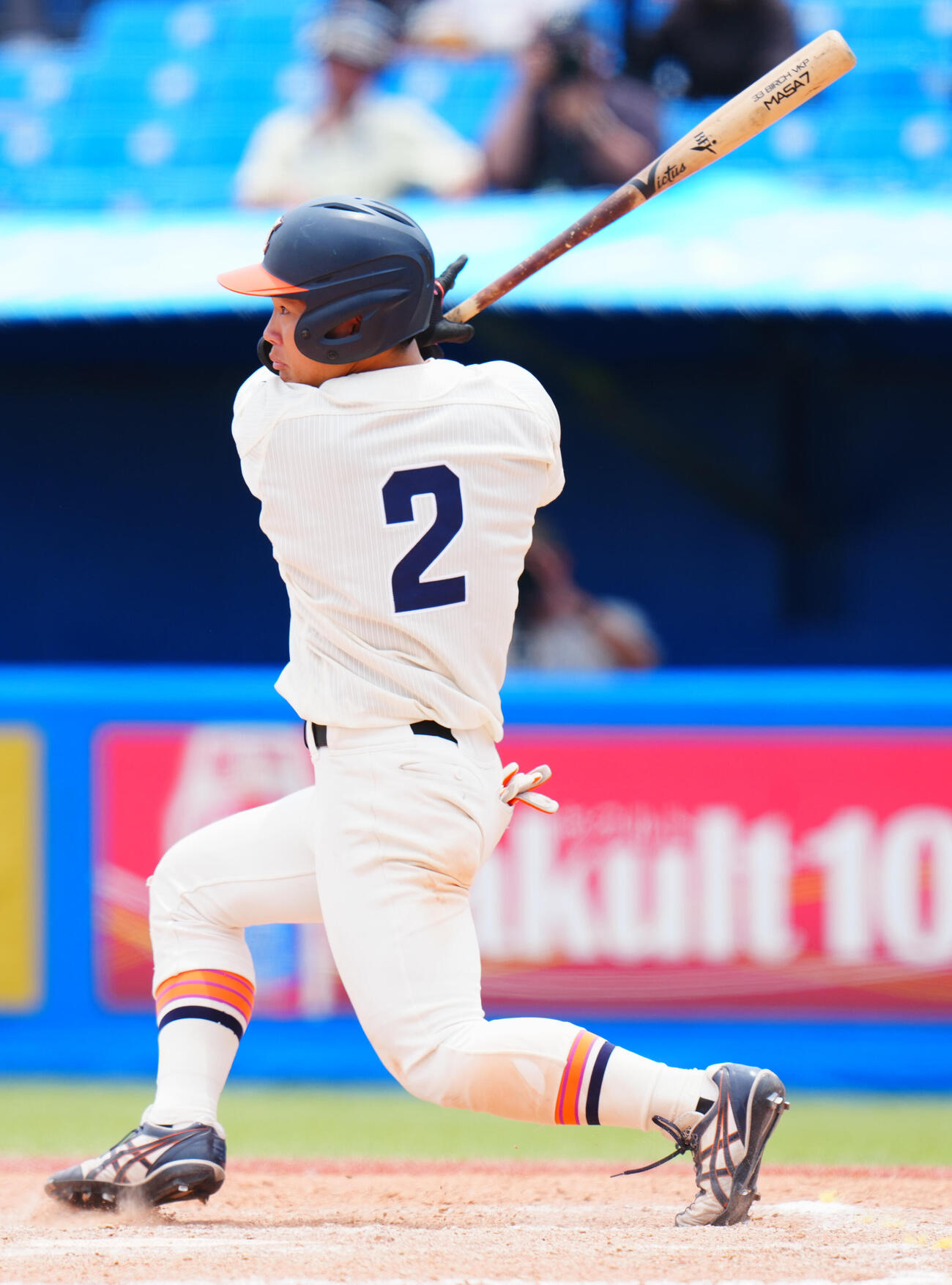 全日本大学野球選手権　準々決勝　大商大対東北福祉大　8回裏東北福祉大無死一塁、適時二塁打を放つ多田羅浩大（撮影・垰建太）
