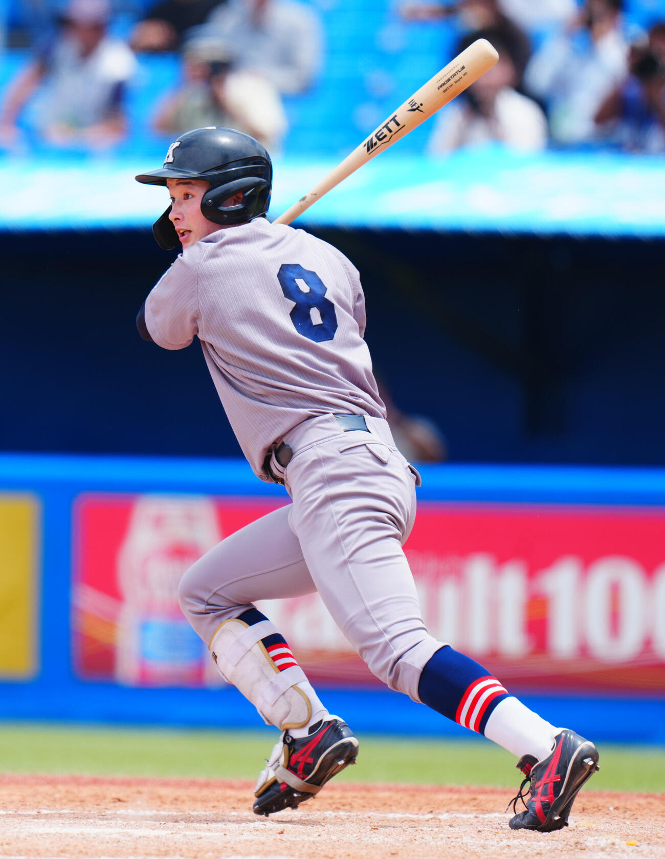 全日本大学野球選手権　準々決勝　日体大対慶大　2回裏慶大1死、二塁打を放つ丸田湊斗（撮影・垰建太）