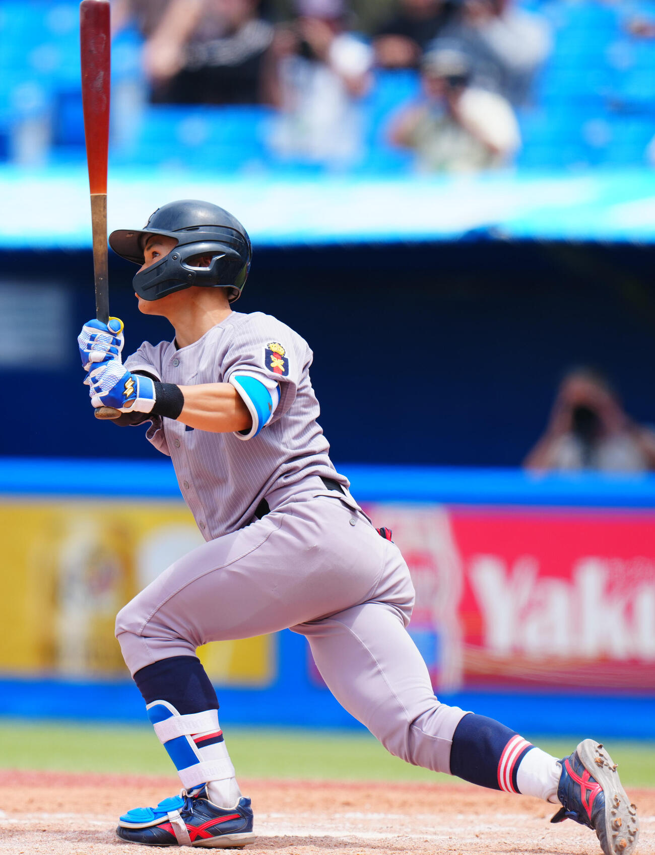 全日本大学野球選手権　準々決勝　日体大対慶大　2回裏慶大1死二塁、2点本塁打を放つ林純司（撮影・垰建太）
