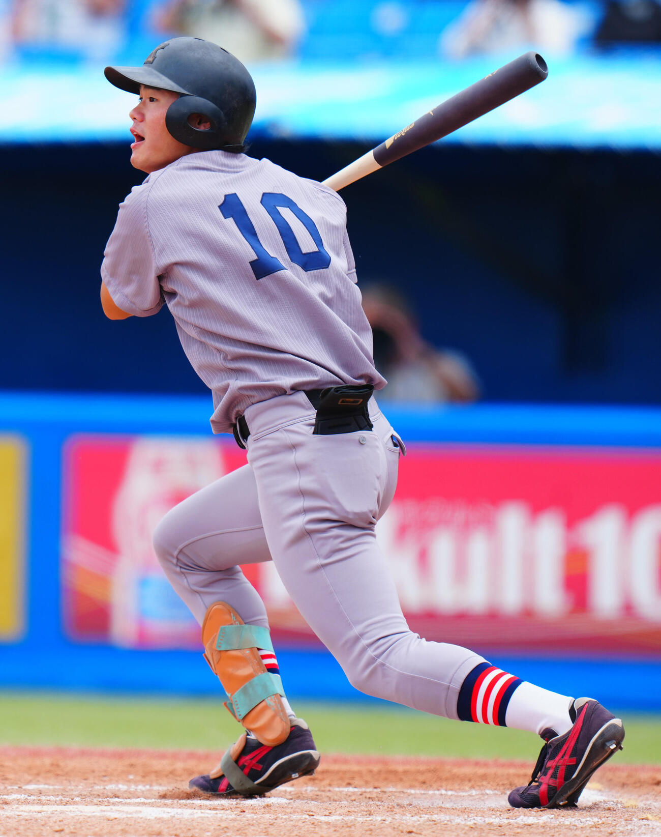 全日本大学野球選手権　準々決勝　日体大対慶大　1回裏慶大2死三塁、先制適時二塁打を放つ今津慶介（撮影・垰建太）