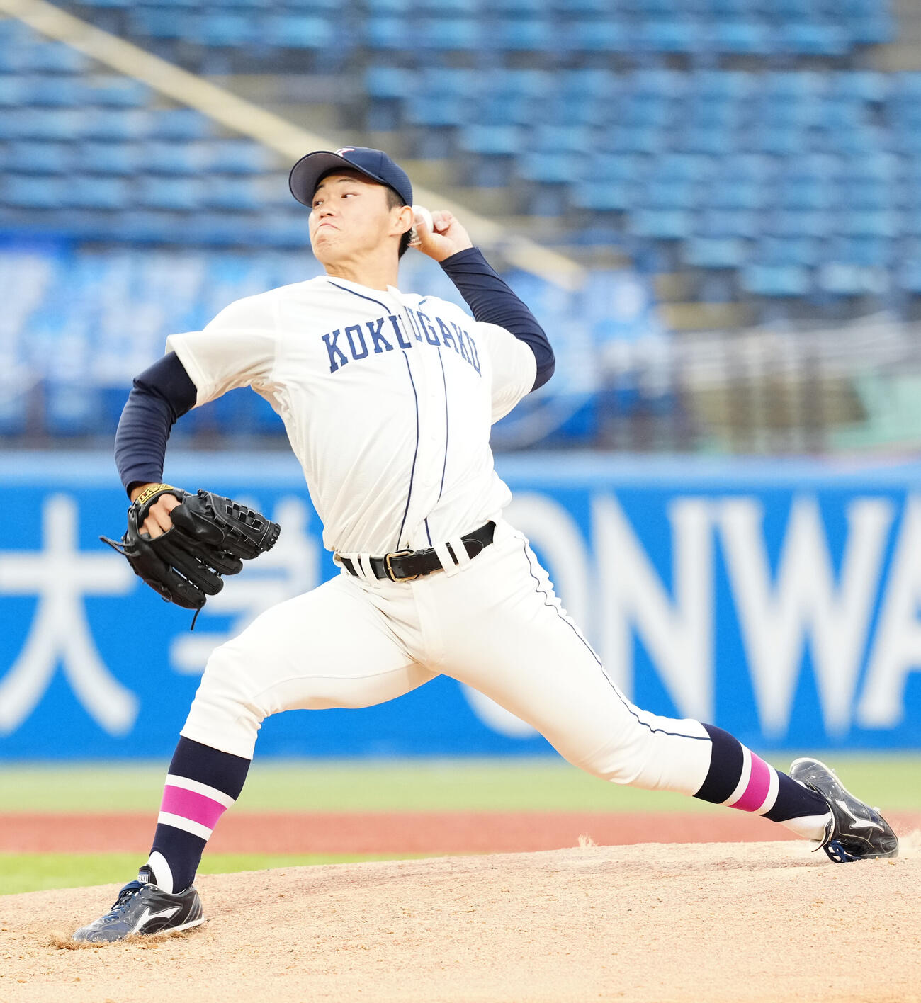 全日本大学野球選手権　準々決勝　富士大対国学院大　国学院大2番手の冨田遼弥（撮影・江口和貴）