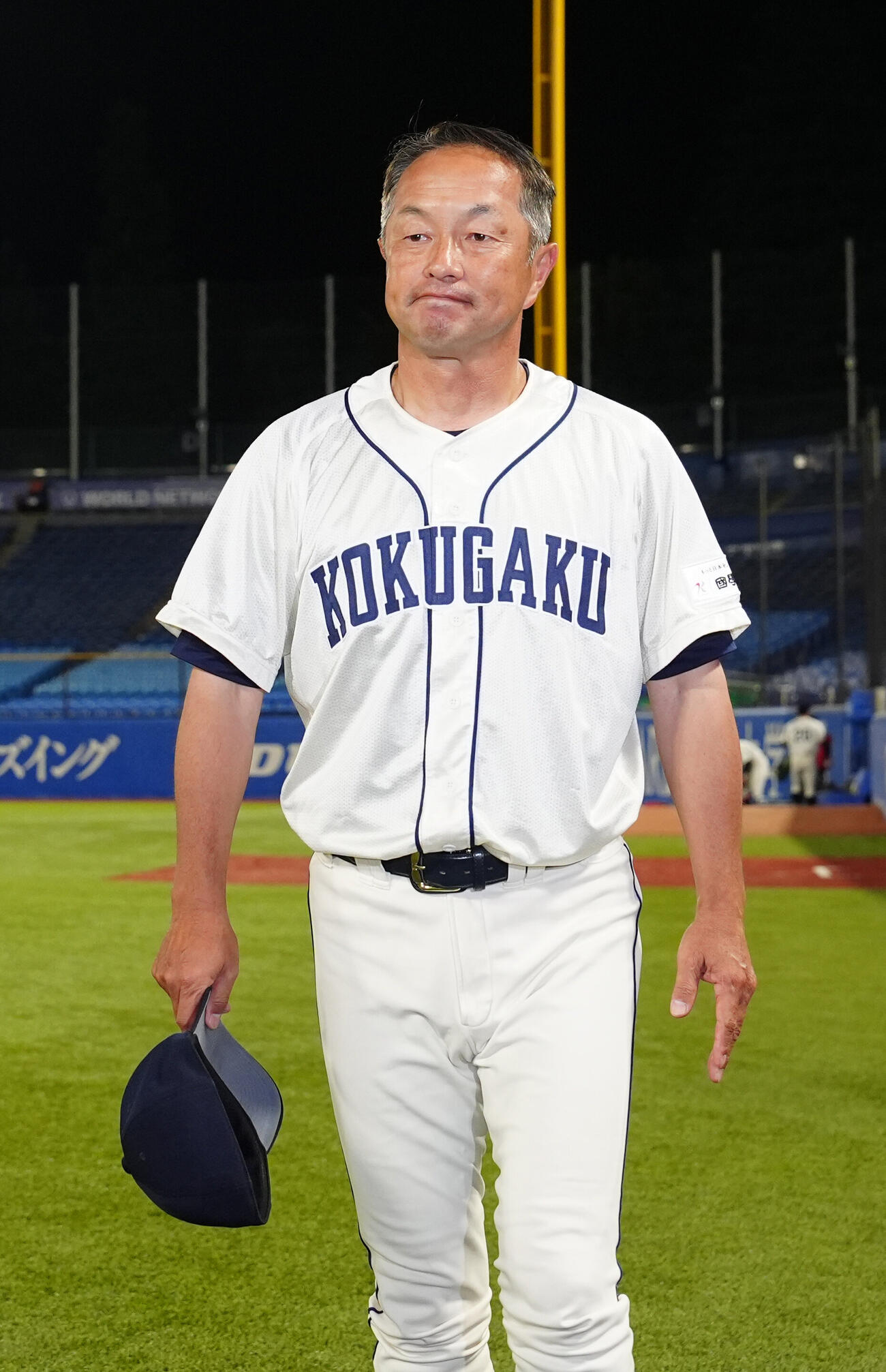 全日本大学野球選手権　準々決勝　富士大対国学院大　試合後、インタビューを受けた国学院大・鳥山泰孝監督（撮影・江口和貴）