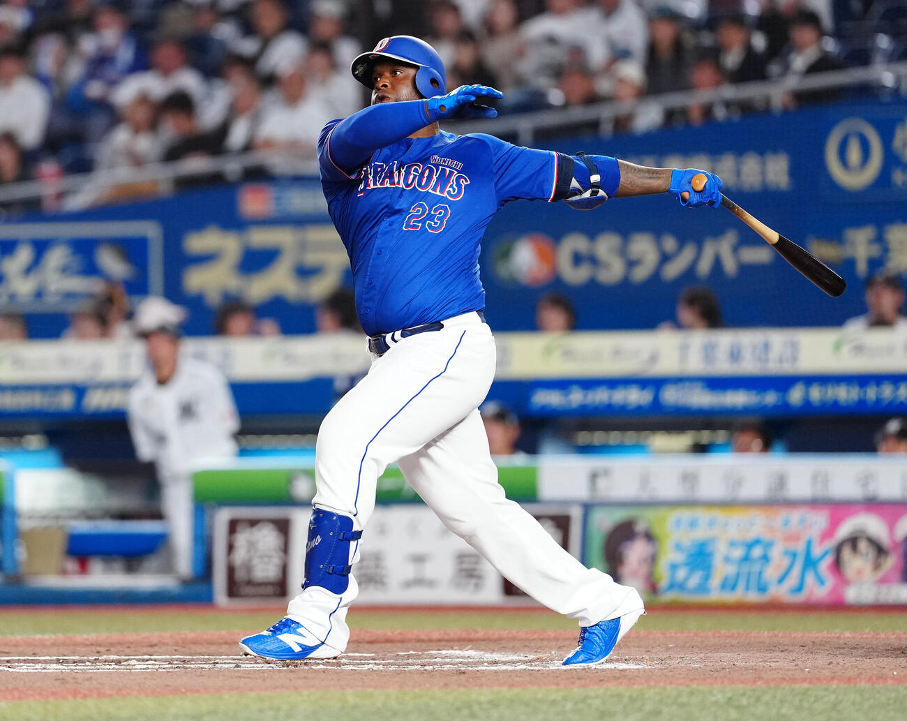 ロッテ対中日　8回表中日2死、ソロ本塁打を放つミゲル・サノー（撮影・鈴木みどり）