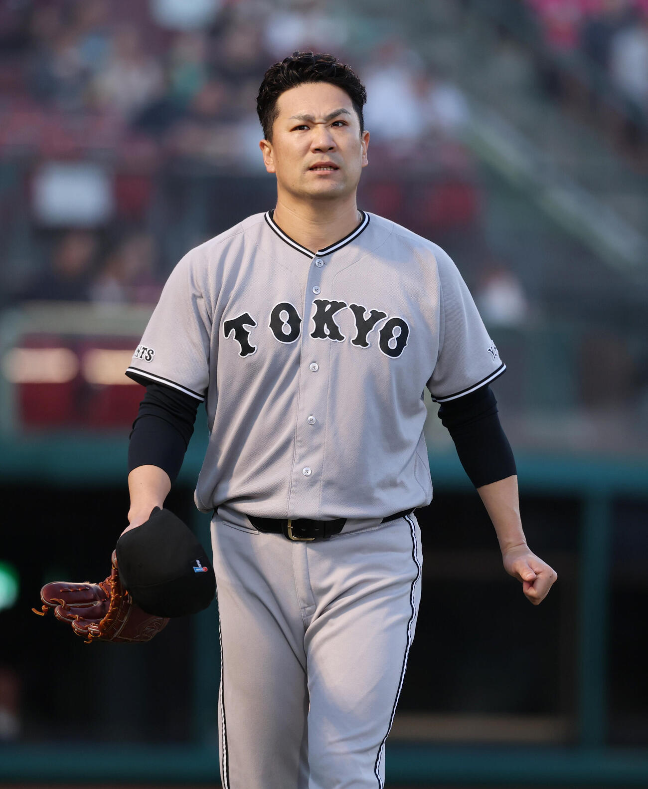 楽天対巨人　2回を終え悔しい表情でベンチに戻る田中将大（撮影・増田悦実）＝2026年6月11日