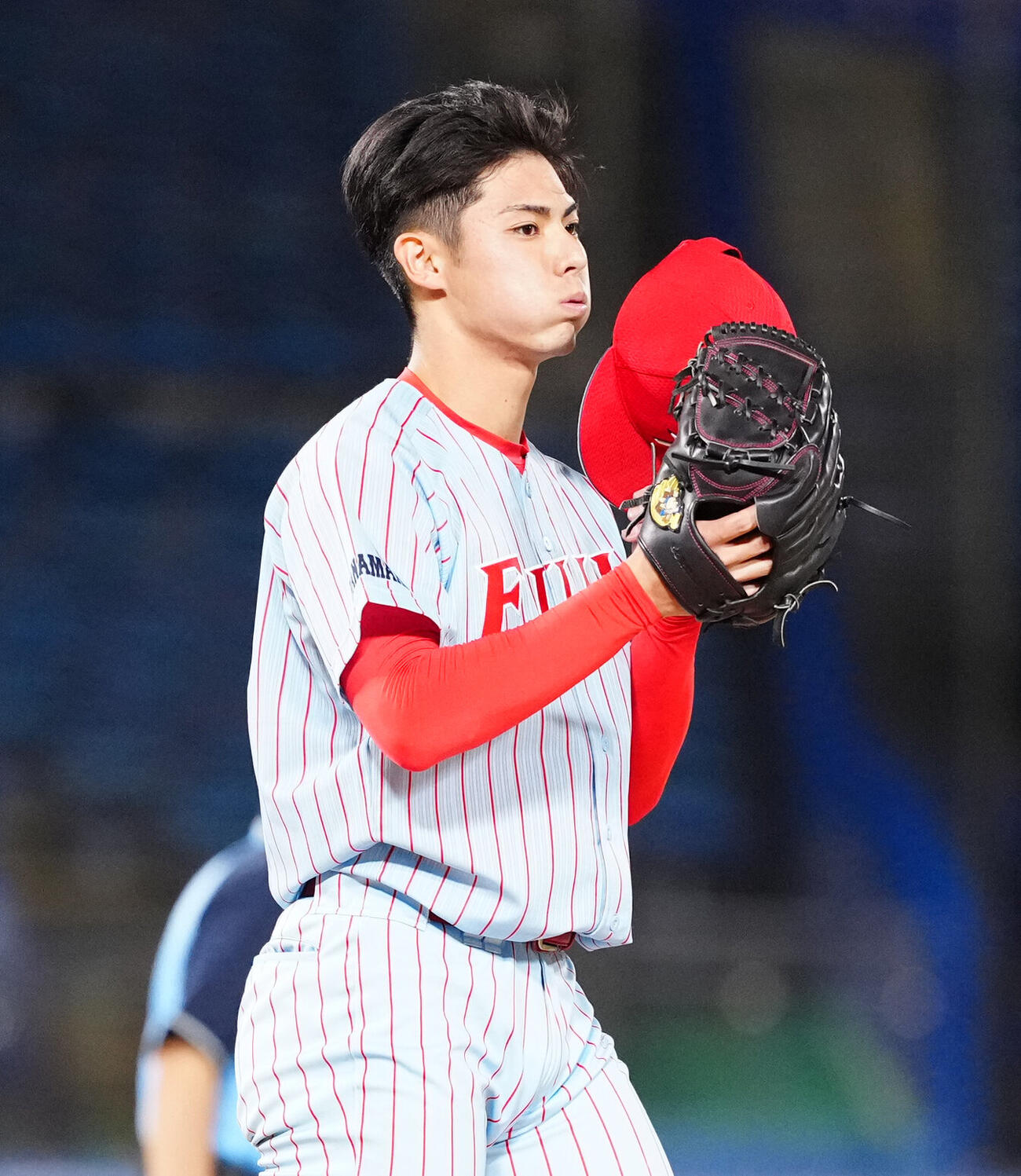 全日本大学野球選手権　準々決勝　富士大対国学院大　8回裏国学院大1死一塁、石野蓮授に2点本塁打を浴びた古堅鈴之輔（撮影・江口和貴）