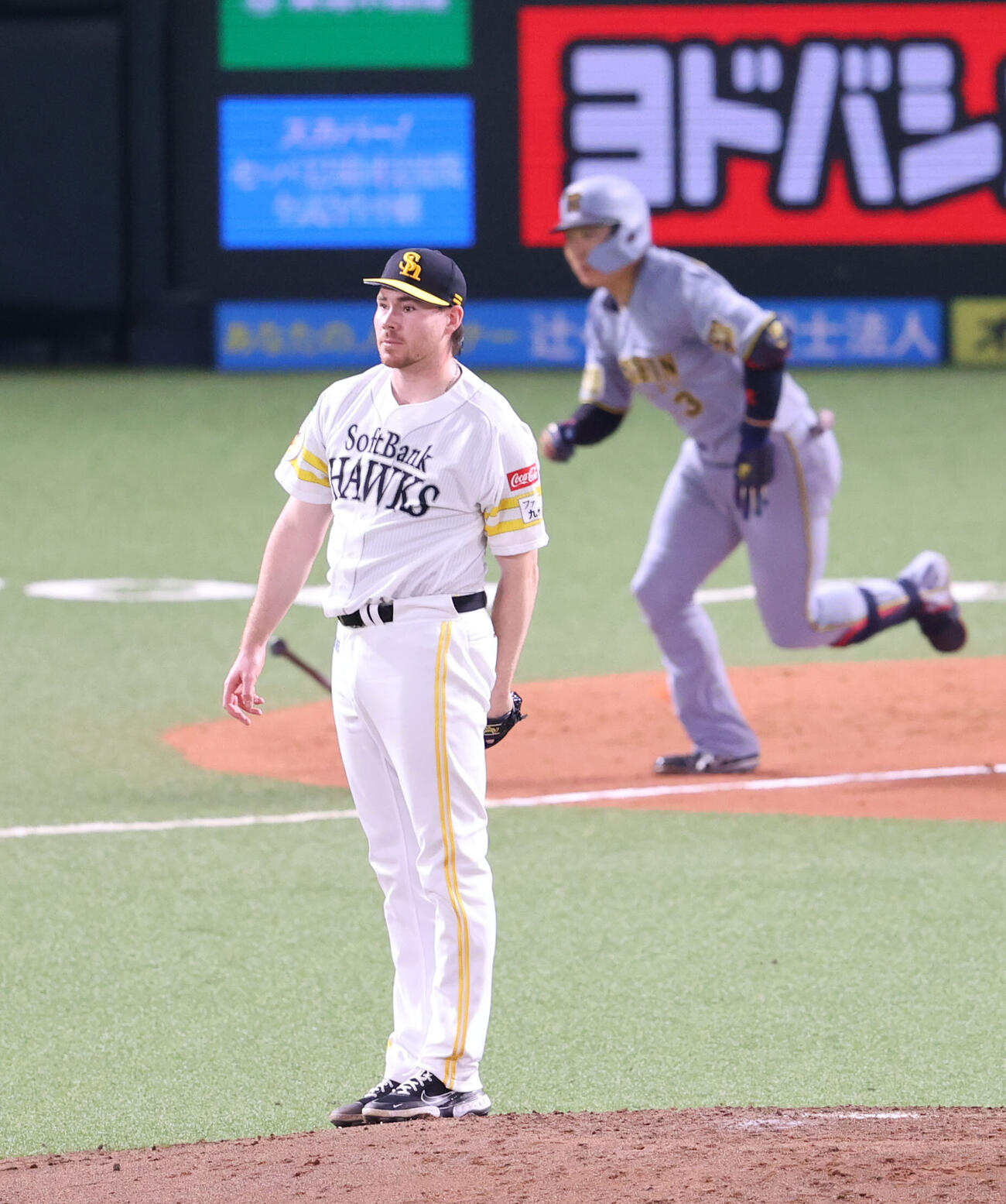 ソフトバンク対阪神　4回表阪神2死、大山悠輔に右越え先制本塁打を浴びたスチュワート（撮影・梅根麻紀）