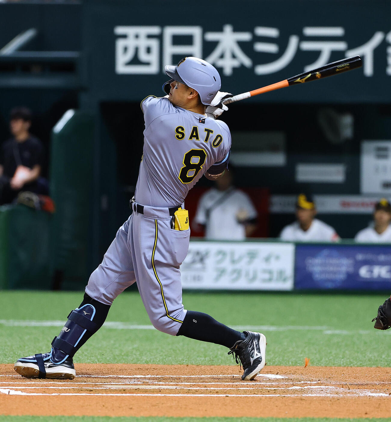 ソフトバンク対阪神　6回表阪神1死、佐藤輝明は安打を放つ（撮影・上田博志）
