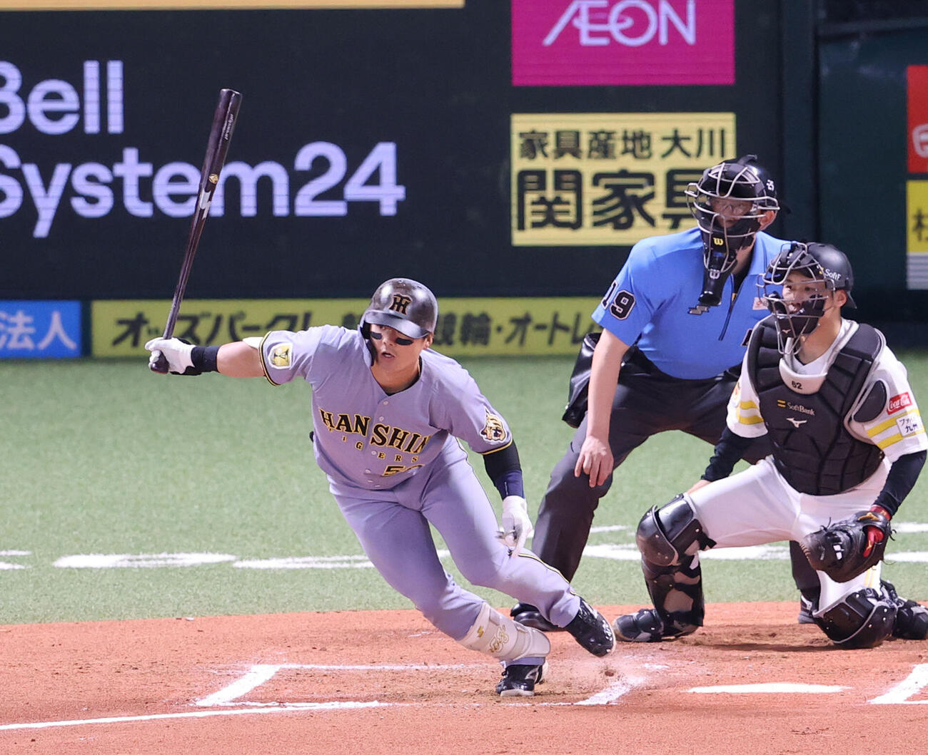 ソフトバンク対阪神　6回表阪神1死一、二塁、前川右京は右前に同点適時打を放つ（撮影・梅根麻紀）